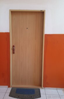 ⌂ Prenájom 2-izbový byt s balkónom 56 m2 Prievidzská Handlov - 2