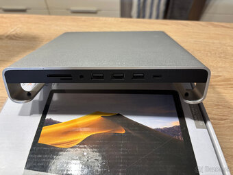 Satechi stojan USB-C Monitor Stand Hub - 2