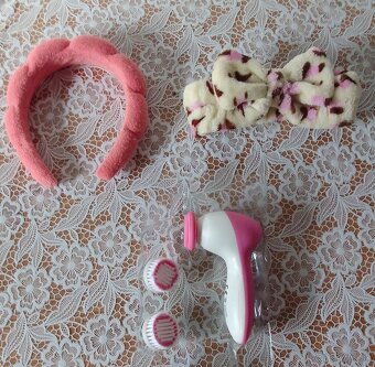 čistiaca kefka na tvár 2 nádstavce s 2 čelenkami (NOVÁ) - 2