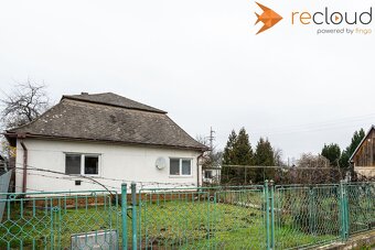 Rodinný dom s veľkým pozemkom 1620 m² – ideálny na prerábku - 2