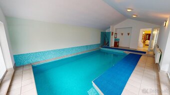 Nadštandardný rodinný dom s wellnesom - 2