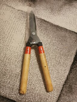 Nožnice na živý plot - 2