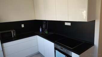 PRENÁJOM 1.IZBOVÝ BYT-STRED - 2