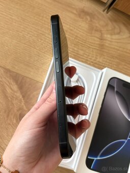 iPhone 16 Pro 256GB Black Titanium - 2