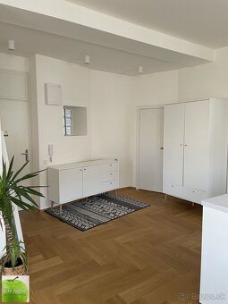 Staré mesto - Továrenská 18, 74 m2 na prenájom - 2