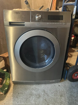 Predam pracku AEG L85275XFL - 2