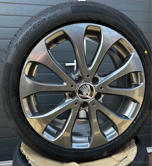 5x112 R18 8J Škoda Superb + 235/45 R18 letné (2025) - 2
