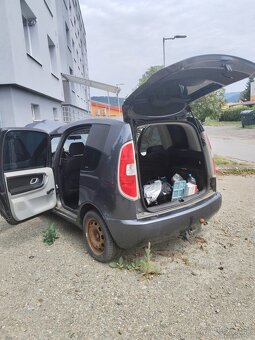 Rezervované Škoda Roomster 1.4 63kW LPG – nepojazdné, dočasn - 2