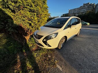 Opel Zafira 2013 - 2