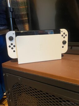 Predám nintendo switch oled - 2