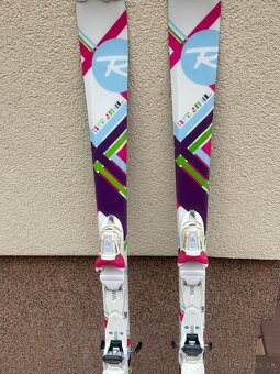 Dievčenské zjazdové lyže Rossignol+palice - 2