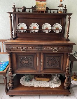 Starožitný celodrevený príborník, stôl 6 stoličiek - 2