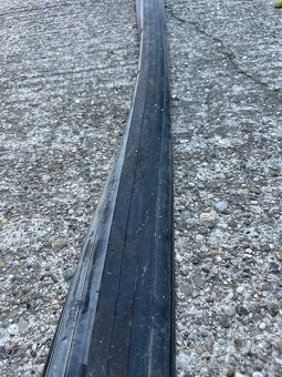 Predám spodné tesniace gumy na Hörmann brány - 2