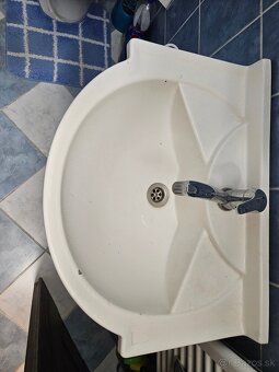 Predám skrinku s plastovým umývadlom+batéria+sifón - 2