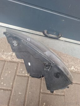 Seat leon 2 lave predne svetlo - 2