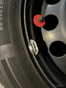 Zimné pneu s diskami z Peugeotu - 2