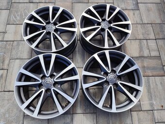5x114,3 r17 hliníkové disky Toyota a TPMS snimače tlaku - 2