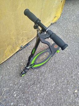 Predám detskú elektrickú kolobežku Razor - 2