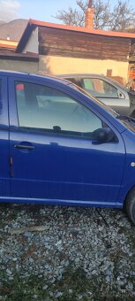 Predám predne spolujazdcove dvere škoda Fabia 2003 kód 4590 - 2