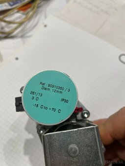 HONEYWELL ventil plynový VK8515MR4522 - 2