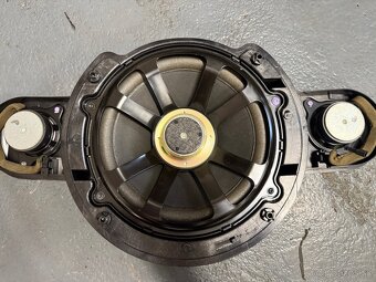 Mercedes-Benz W211/W219 E-class Subwoofer - 2
