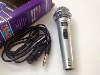 mikrofon kablovy 15 eur - 2