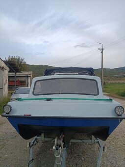 Motorový kajutovy čln - 2
