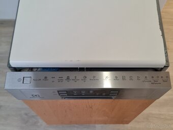 Predám umývačku riadu Electrolux - 2