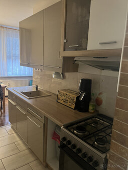 Na predaj útulný 2,5 izbový byt v Dunajskej Strede v centre  - 2