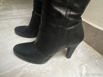 Čierne kožené čižmy NG - 2