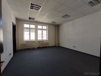 Kancelársky celok v historickej budove centre Bratislavy na  - 2