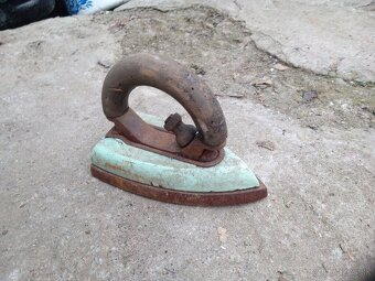 Žehlička a detské hračky - 2