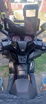 Honda Forza 125 Special Edition - 2