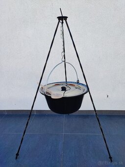 Trojnožka s kotlíkom 10l - 2