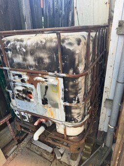 Predam plastovu IBC nadrz - 2