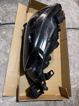 Mazda 6 prave predne svetlo - 2