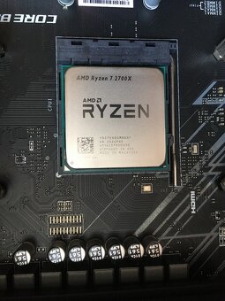 AMD Ryzen 7 2700X - 2