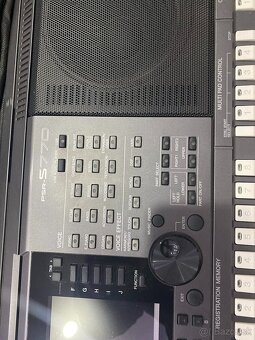 Yamaha psr s 770 - 2