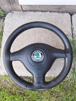 Volant trojramenný octavia 1 - 2