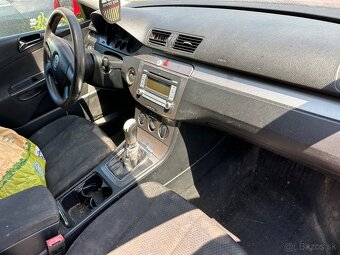 Rozpredam Volkswagen passat b6 combi cerveny - 2
