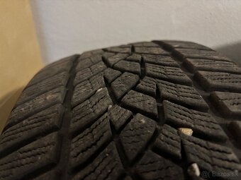 GoodYear ULTRA GRIP PERFORMANCE + 235/45 R18 98V - 2