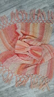 Elegantná pletená súprava pozostávajúca zo šatky a čelenky - 2