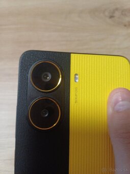 Predávam poco x7 pro 512gb 300€ batéria 98% ide aj kryt - 2