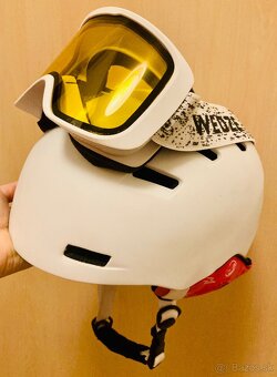 Detská lyžiarska prilba M okuliarmi - 2