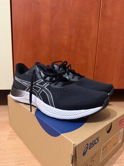 Predám tenisky Asics čierno-biele - 2