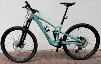 Celoodpruženy elektrobicykel Trek Fuel EXe Alloy 5 - 2