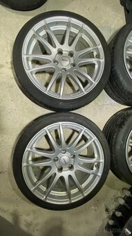 225/40 R18 - 2