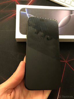 Predám iPhone 16 Pro Max 256GB stále v záruke do 2027 - 2