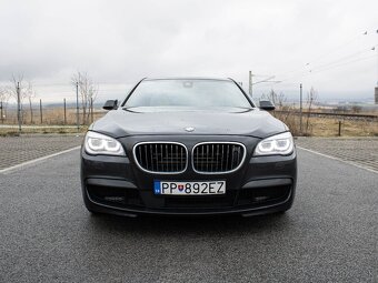 BMW Rad 7 750i xDrive A/T - 2