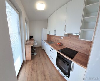2i zariadený byt s parkovacím miestom blízko centra - 2